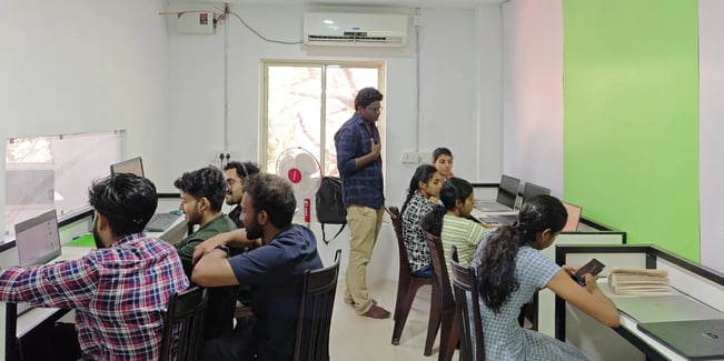 Our Senior VR developer durairaj while during an interactive  session with students at immersive skills academy, trissur , kerala