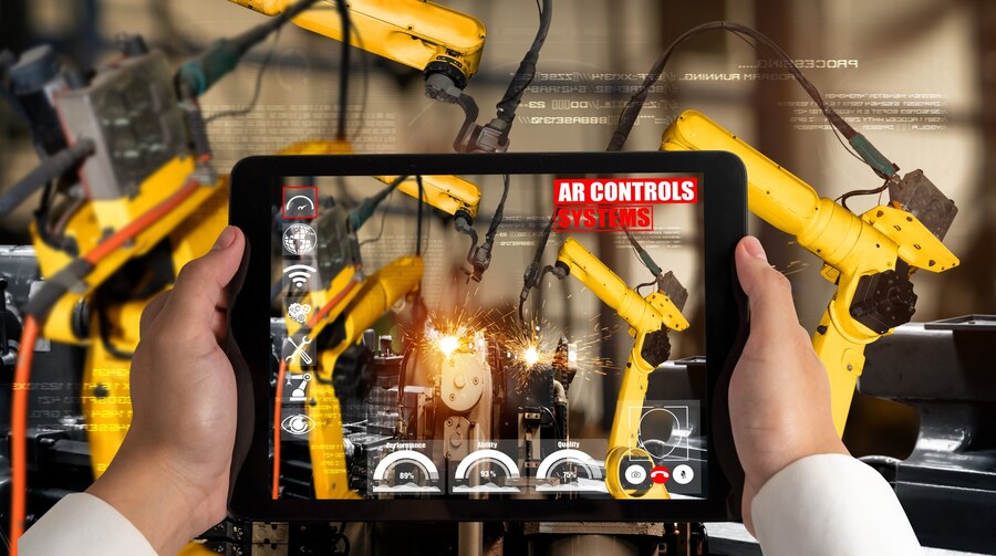 engineer-controls-robotic-arms-by-augmented-reality-industry-technology_31965-21047